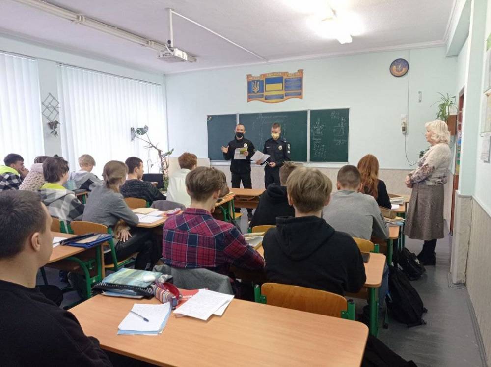 Курсанти ХНУВС взяли участь в інформаційно-просвітницьких заходах у рамках Всеукраїнської акції «16 днів проти насильства»