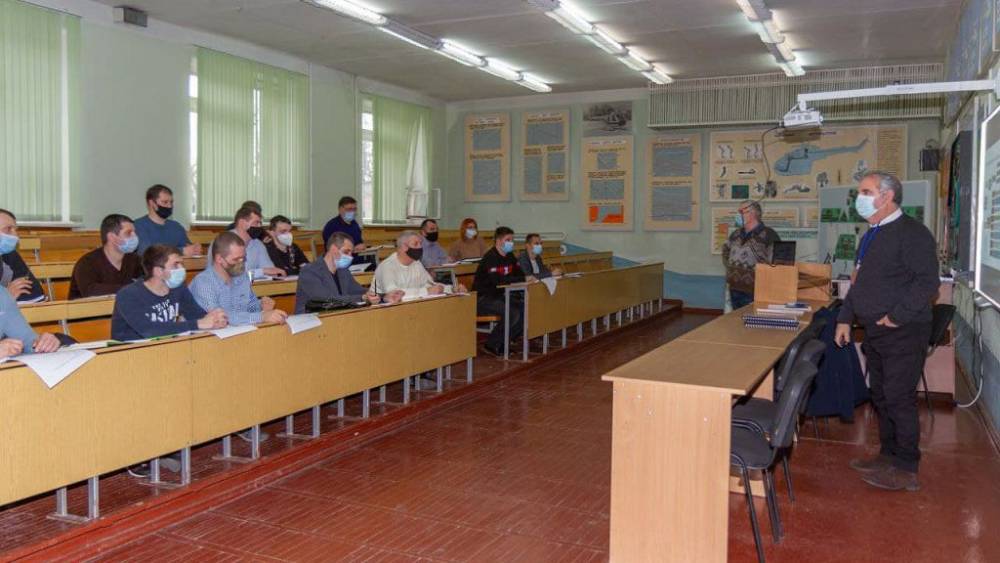 Представник французької компанії проводить навчання у Кременчуцькому льотному коледжі ХНУВС
